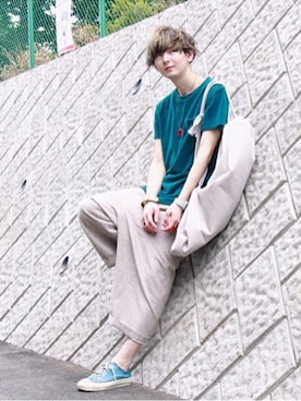 「hatra（ハトラ）のアイテム（Tシャツ/カットソー）」を使った、ゆーたまるさん（メンズ・173cm）の夏コーディネート