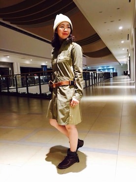 「アイテム（ボディバッグ/ウエストポーチ、ブルー系）」を使った、Yasさん（レディース・153cm）の冬コーディネート