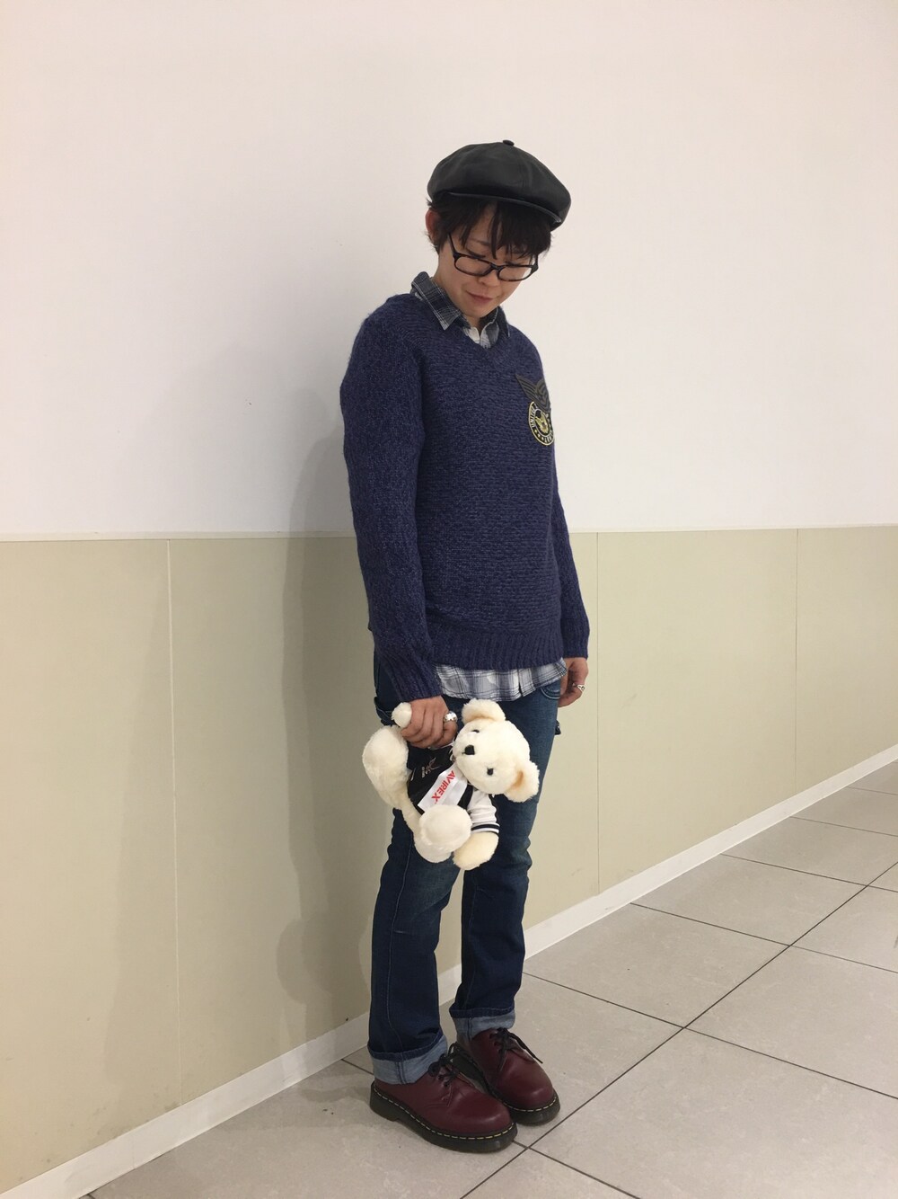 「ニット、denim、秋のコーデ、AVIREX、casual、くまさん、ootd、シャツスタイル、少年コーデ、AVIREXBelle」｜「AVIREXのavirex/アヴィレックス/ L/S WAPPEN KNITS PULL OVER/ 長袖 ワッペン ニット プルオーバー（ニット/セーター、ブルー系）」を使った、Yasさん（レディース・156cm）の秋コーディネートの1枚目の写真