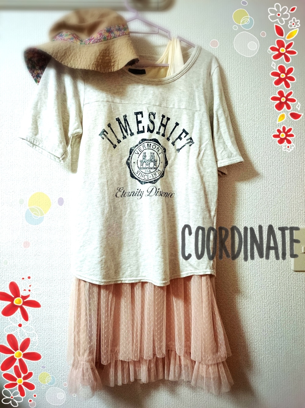 「プリントTシャツ、ハット、帽子、ペチワンピ」｜「フラワープリント帽子（ハット、ベージュ系）」を使った、silkhatさん（レディース・147cm）の春コーディネートの1枚目の写真