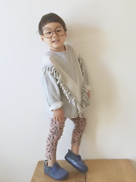 「韓国さんのアイテム（スウェット、グレー系）」を使った、saKanaさん（キッズ・90cm）の秋コーディネート