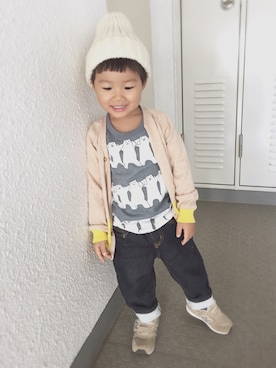 「西松屋（ニシマツヤ）のアイテム（Tシャツ/カットソー、グレー系）」を使った、saKanaさん（キッズ・90cm）の秋コーディネート