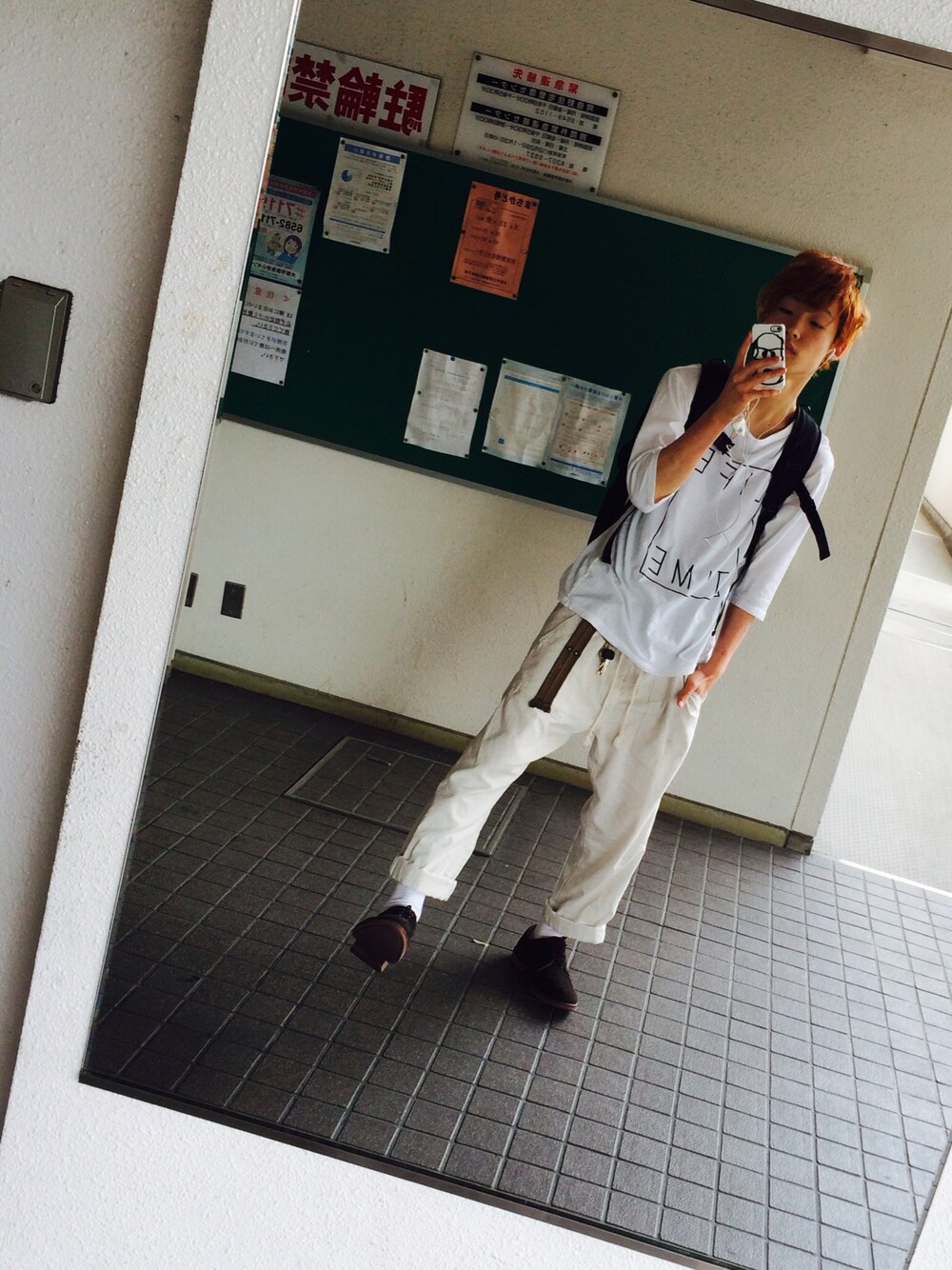「オールホワイト」｜「Manhattan PortageのNYC Print Washington SQ Backpack（バックパック/リュック、ブラック系）」を使った、kudo / shintaroさん（メンズ・171cm）の夏コーディネートの1枚目の写真