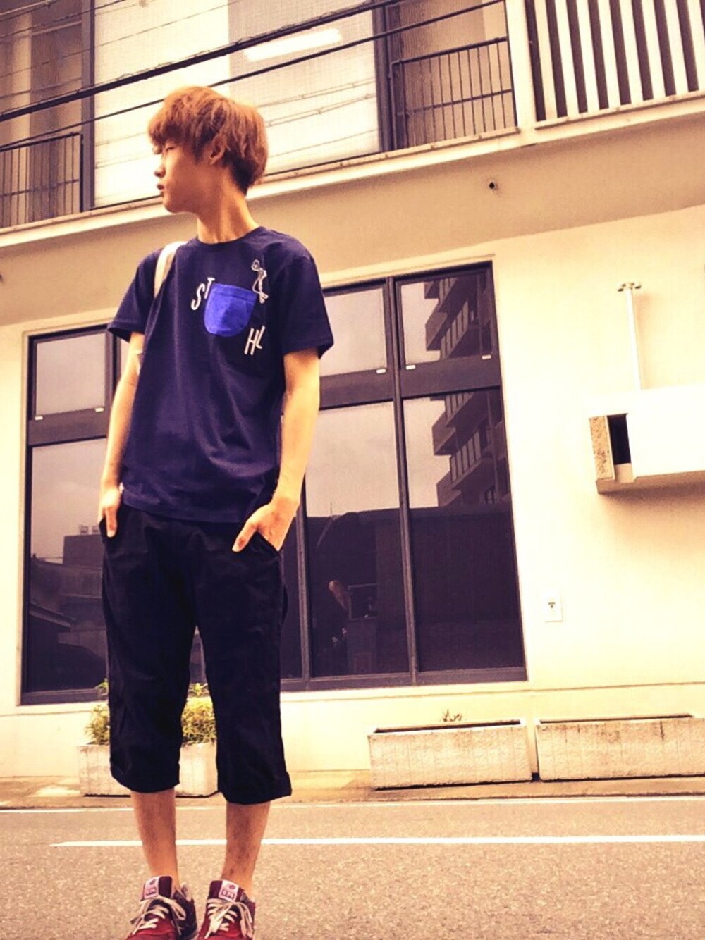 「エコバック、グラニフ、ペアルック」｜「NEW BALANCEのNew Balance M574 (M574J BUR)（スニーカー、レッド系）」を使った、kudo / shintaroさん（メンズ・171cm）の夏コーディネートの1枚目の写真