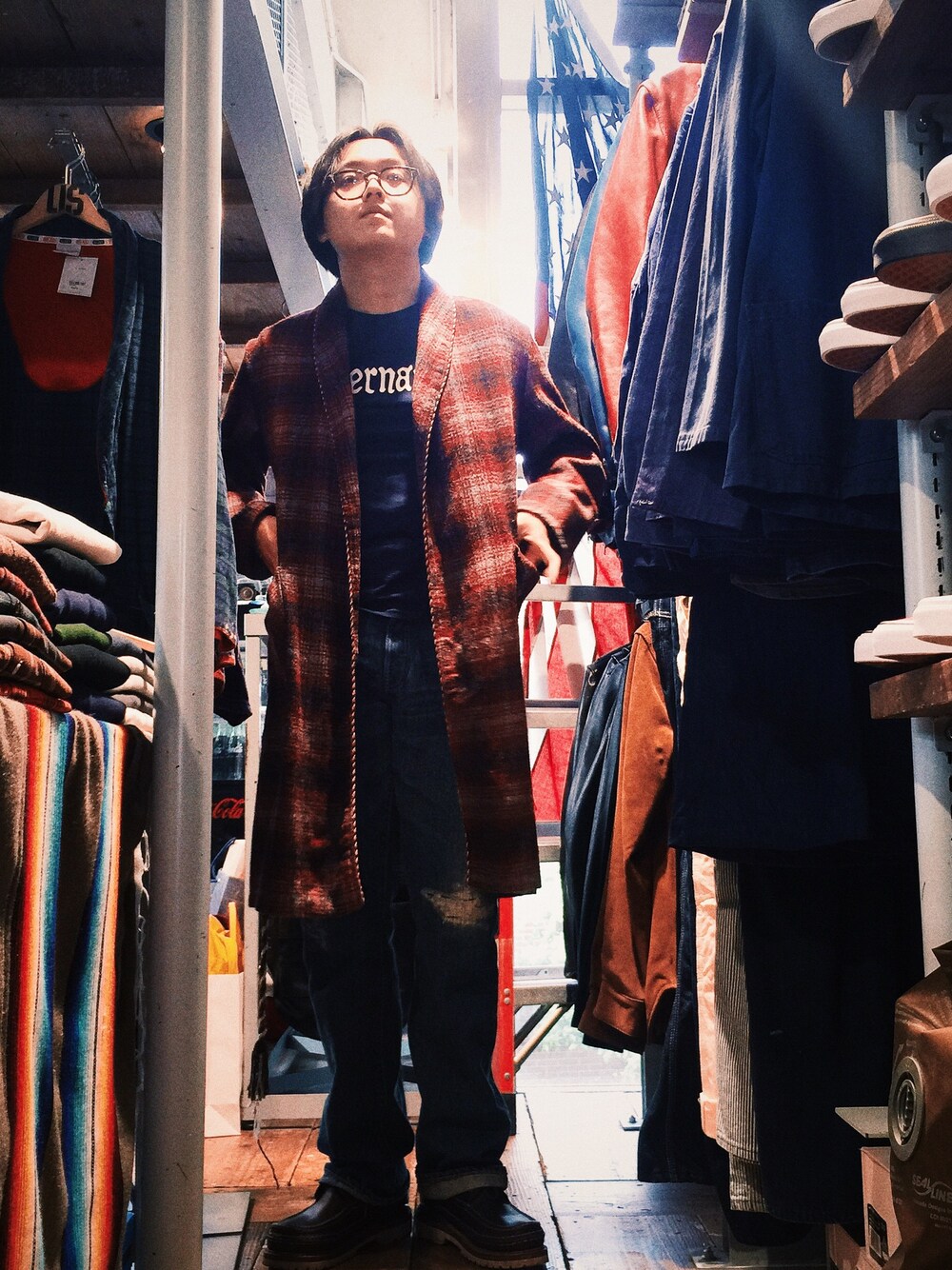 「VINTAGEのアイテム（ブラジャー、レッド系）」を使った、李沛哲さん（メンズ・179cm）の秋コーディネートの1枚目の写真
