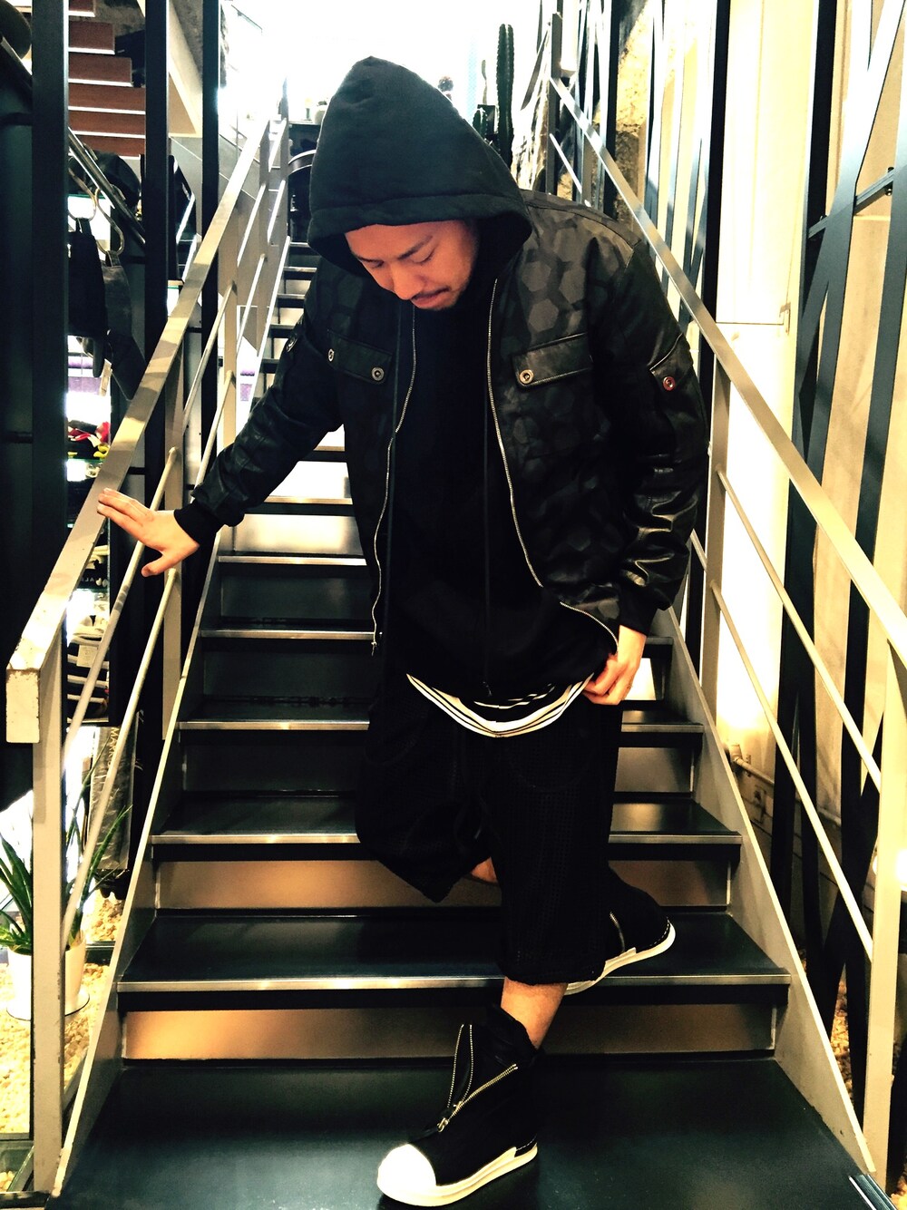 ISAAC SELLAMのアイテムを使った人気ファッションコーディネート - WEAR