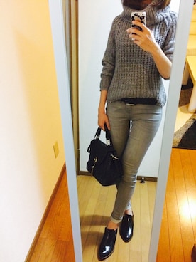「オールグレー」｜「アイテム（デニムパンツ）」を使った、g-nakaさん（レディース・173cm）の秋コーディネート