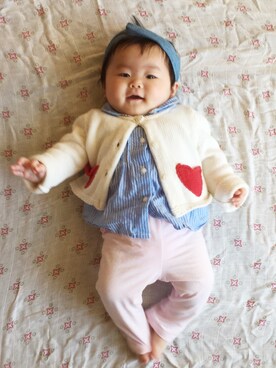 「H&M（エイチ・アンド・エム）のアイテム（シャツ/ブラウス、ブルー系）」を使った、yurimariさん（レディース・70cm）の春コーディネート