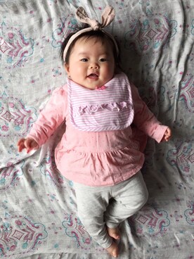 「babyGAP（babyGAP）のアイテム（Tシャツ/カットソー、ピンク系）」を使った、yurimariさん（レディース・70cm）の春コーディネート