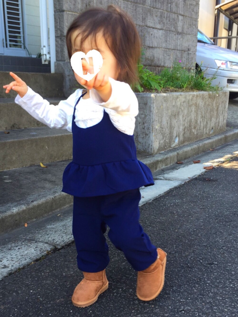 「1歳、1歳3ヶ月、キッズコーデ」｜「Birthdayのアイテム（サロペット/オーバーオール、ブルー系）」を使った、★app@chi★さん（キッズ・80cm）の秋コーディネートの1枚目の写真