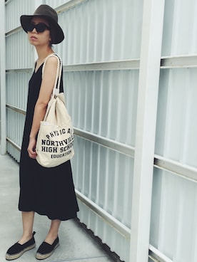 「CELINE」｜「アイテム（その他シューズ）」を使った、HIROMI MIYANAGAさん（レディース・167cm）の夏コーディネート