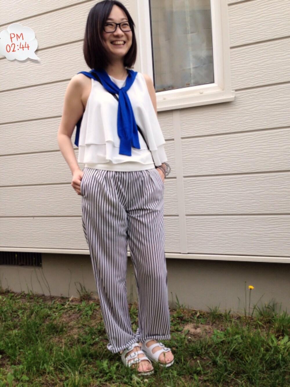 「ノースリーブ、肩掛けカーデ、ストライプパンツ、メガネ女子、えがおのコーデ、スマイル、セールで買いました、柄パンツ」｜「niko and...の【niko and...】JINS×niko and...ウエリントン２（メガネ、ブルー系）」を使った、めぐさん（レディース・163cm）の夏コーディネートの1枚目の写真