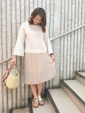 「スカラップ」｜「アイテム（財布/小物）」を使った、しばやんさん（レディース・161cm）の春コーディネート