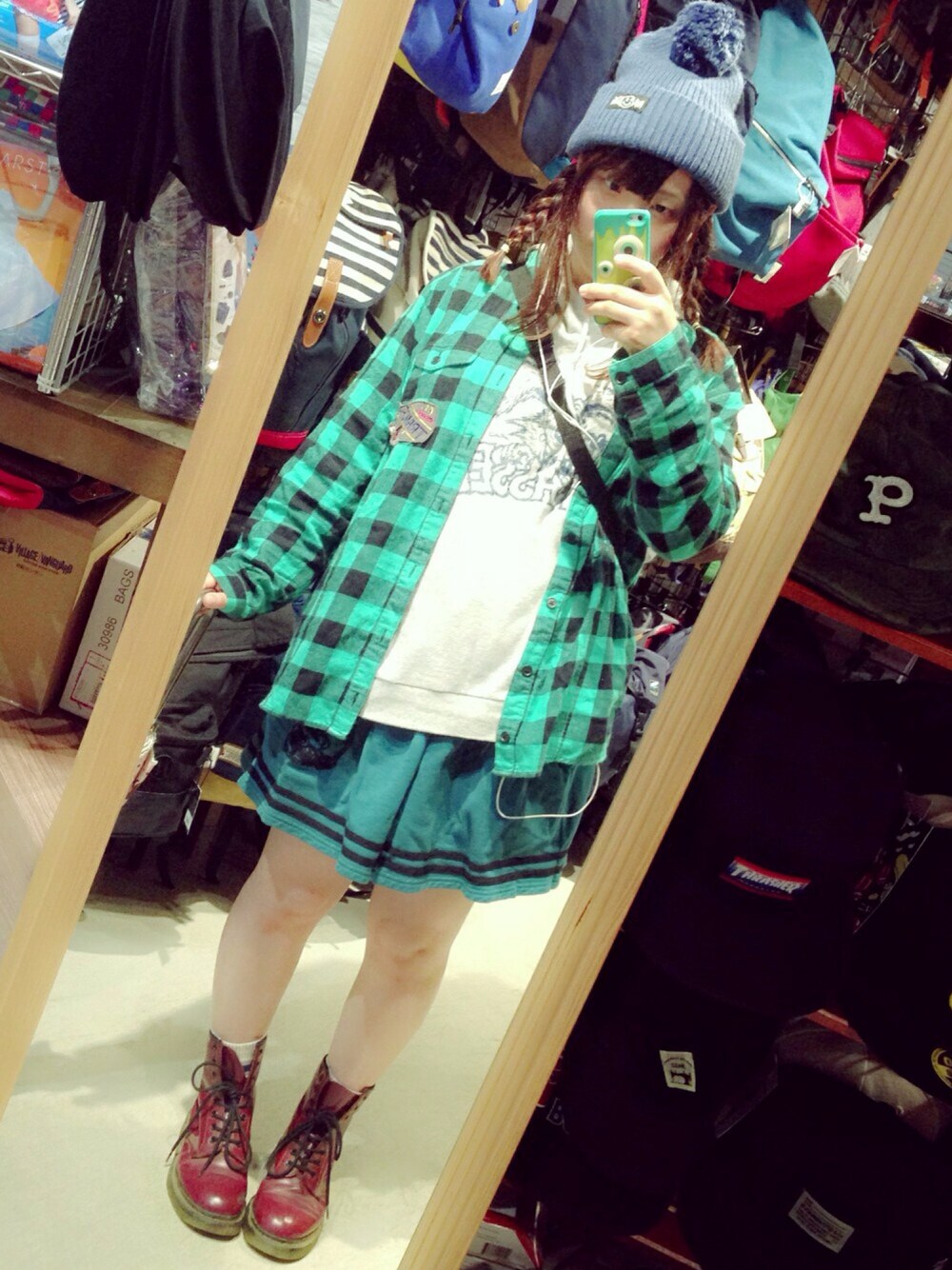 「Candy Stripper、RNA、Dr.Martens」｜「Dr. MartensのDr.Martens (ドクターマーチン)/1460Z 8ホールブーツ（ブーツ、レッド系）」を使った、ゆかりんさん（レディース・152cm）の冬コーディネートの1枚目の写真