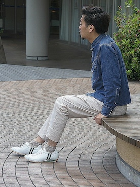 「ホワイトパンツ」｜「アイテム（スニーカー）」を使った、LB_KAWABEさん（メンズ・172cm）の春コーディネート