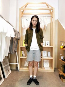 Enshi Chenさんのコーディネート