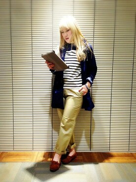 ステンカラーコートを使った ロイヤルブルー のレディース人気ファッションコーディネート Wear