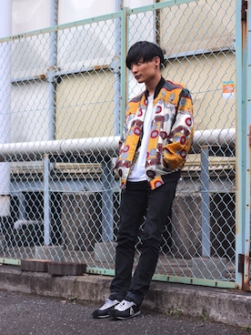 「総柄トップス」｜「アイテム（ブルゾン）」を使った、Ayato Kusanoさん（メンズ・173cm）の夏コーディネート