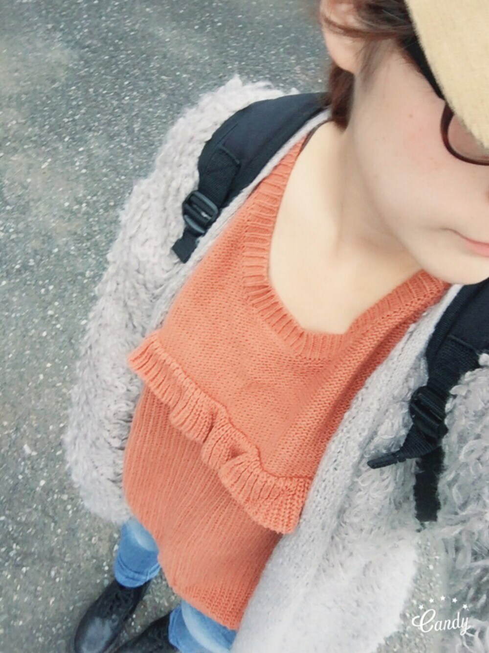 「GU、Kastane、mystic、スキニーデニム、オレンジニット、フリルニット、ループカーディガン、キャップ、earth music&ecology、Lattice」｜「mysticのアイテム（ニット/セーター、オレンジ系）」を使った、あおちゃんさん（レディース・155cm）の秋コーディネートの1枚目の写真