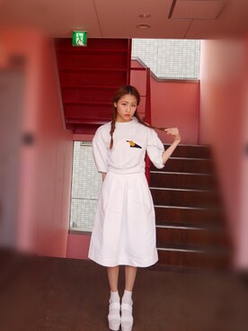 「NOMINE（ノミネ）のランダムプリーツSK【Scawaii!2014年05月号P.11掲載】（スカート、ホワイト系）」を使った、西上まなみさん（レディース・168cm）の春コーディネート