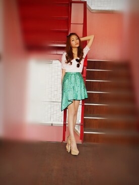 「LILY BROWN（リリーブラウン）のレトロドットアシンメトリースカート（スカート、グリーン系）」を使った、西上まなみさん（レディース・168cm）の春コーディネート