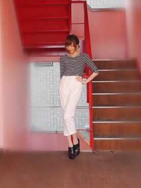 「rosebullet（ローズブリット）の【雑誌掲載】ベルト付きパンツ（その他パンツ、ベージュ系）」を使った、西上まなみさん（レディース・168cm）の夏コーディネート