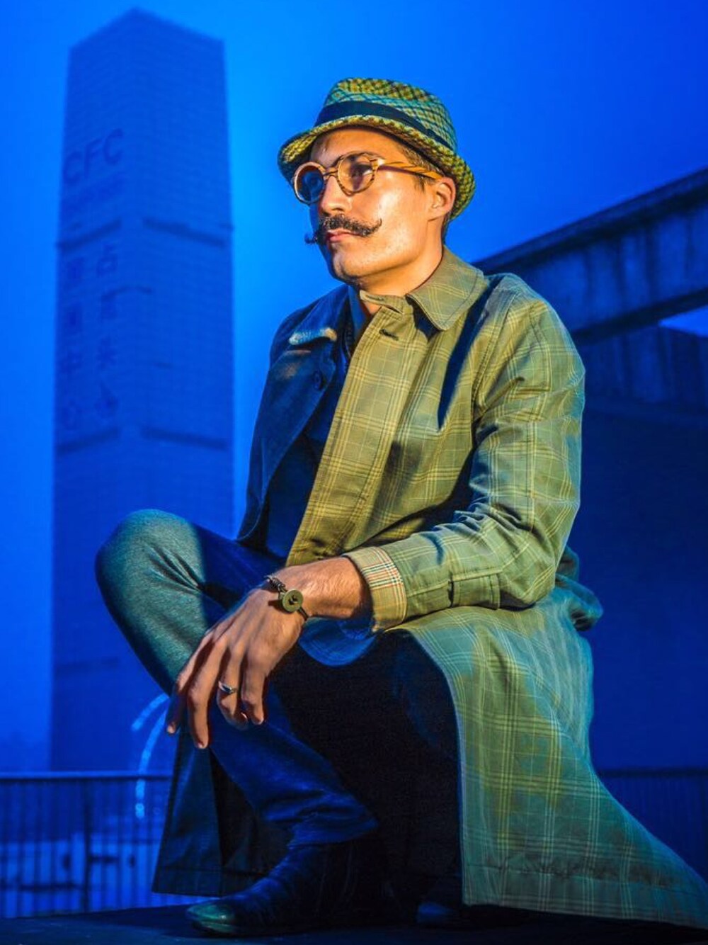 「hipster、dandy、fashionista、madeinitaly、mustache、Hong Kong、ZaloraxWear、ZALORAxWEARstylesquad、squadgoal」｜「MARTIN MARGIELAのアイテム（ダウンジャケット/コート、その他）」を使った、Freddy Curiélさん（メンズ・175cm）の夏コーディネートの1枚目の写真