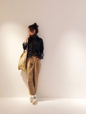 「TODAYFUL（トゥデイフル）のアイテム（デニムジャケット）」を使った、YUKO さん（レディース・156cm）の冬コーディネート