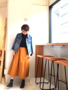 「アイテム（デニムジャケット）」を使った、YUKO さん（レディース・156cm）の秋コーディネート