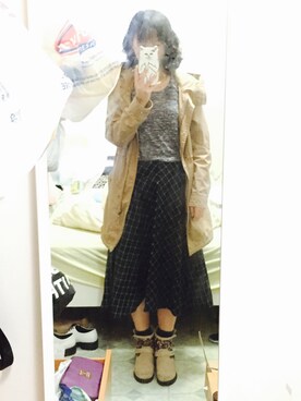 「URBAN OUTFITTERS（アーバンアウトフィッターズ）のアイテム（スカート）」を使った、红洋冲さん（レディース・160cm）の秋コーディネート
