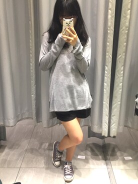 「H&M（エイチ・アンド・エム）のアイテム（ニット/セーター、グレー系）」を使った、红洋冲さん（レディース）の秋コーディネート