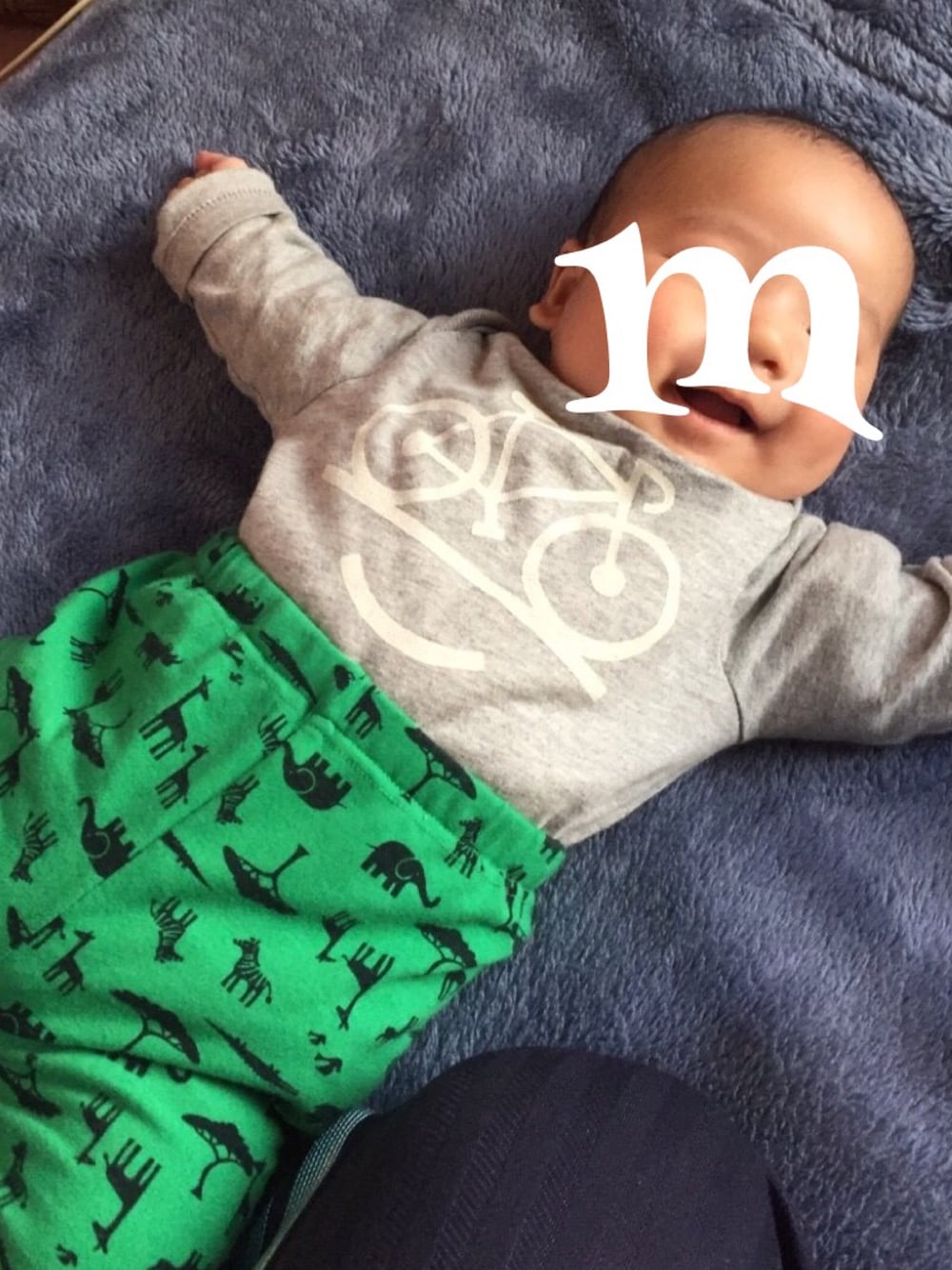 「baby、男の子、２ヶ月、親バカ」｜「babyGAPのアイテム（ロンパース、グレー系）」を使った、makya‼︎さん（キッズ・70cm）の秋コーディネートの1枚目の写真