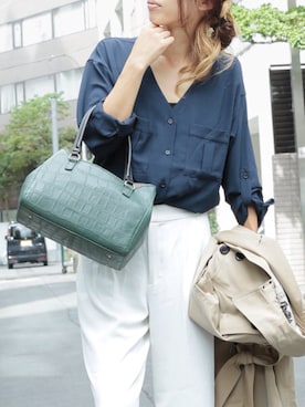 「アイテム（トートバッグ）」を使った、UNBILLIONさん（レディース）の秋コーディネート