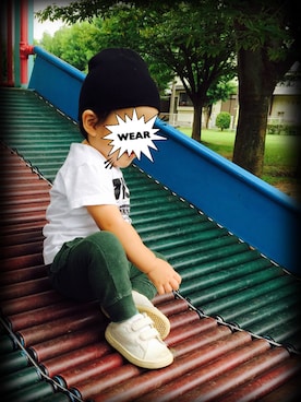 「abcd（ナシ）のアイテム（スラックス）」を使った、kazumiさん（キッズ・110cm）の秋コーディネート