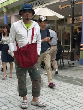 「go slow caravan」｜「アイテム（アナログ腕時計）」を使った、やすひろさん（メンズ・177cm）の秋コーディネート
