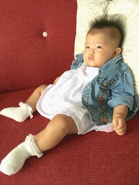 「Guess（ゲス）のアイテム（デニムジャケット）」を使った、himari_mamaさん（キッズ・70cm）の秋コーディネート