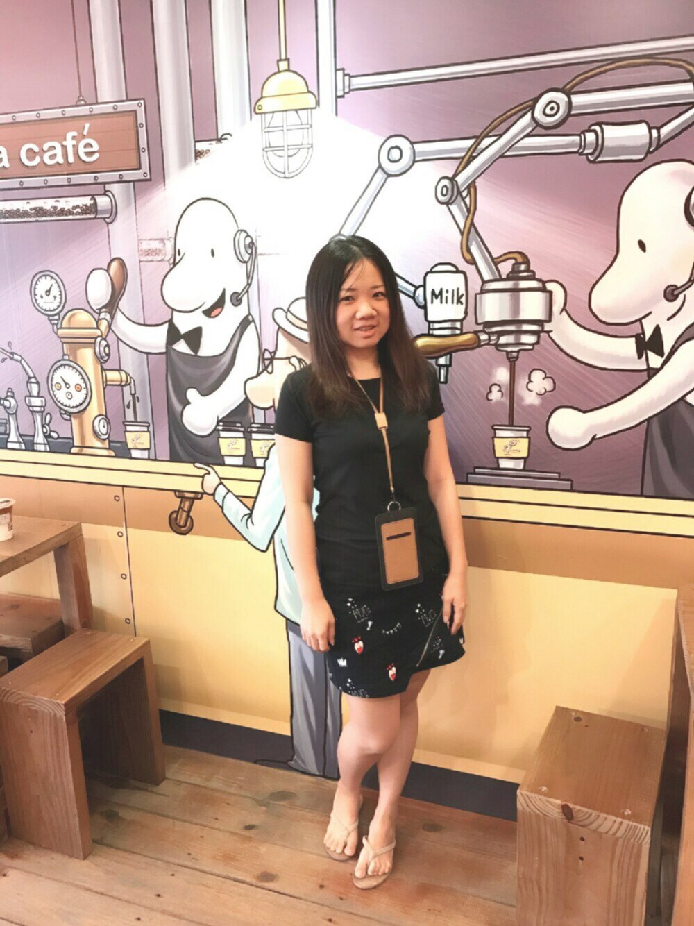 「Leisure 、大人カジュアル」｜「NIKEのアイテム（ジャージ、ブラック系）」を使った、Becky Yi-Hung Loさん（レディース・152cm）の秋コーディネートの1枚目の写真