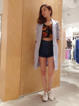 「ショーパン×スニーカー」｜「アイテム（ジャケット/アウター）」を使った、shizuka ishiguroさん（レディース・162cm）の春コーディネート
