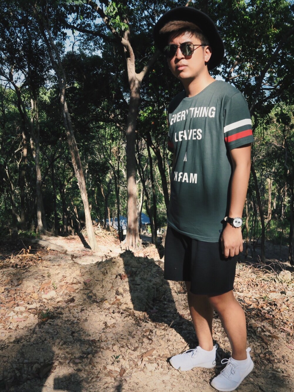 「ZaloraxWear、Zalora、ZALORAxWEARstylesquad、zalorahk、ootd、ootdhk、guyswithstyle、thebigmac18」｜「Hollisterのアイテム（パンツ、ブラック系）」を使った、Marky Regaladoさん（メンズ・175cm）の春コーディネートの1枚目の写真