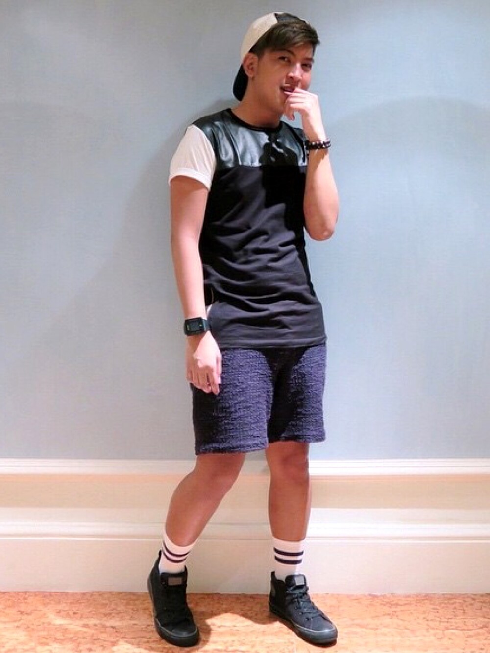 「ZaloraxWear、Zalora、ZALORAxWEARstylesquad、zaloramy、zalora×wear、zalorahk、WEARBOOKエントリー、WEARママ部、ootd、ootdhk」｜「CONVERSEのアイテム（スニーカー、ブラック系）」を使った、Marky Regaladoさん（メンズ・175cm）の春コーディネートの1枚目の写真