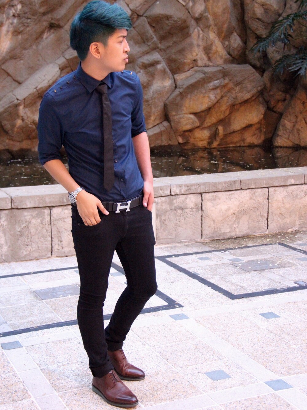 「ZaloraxWear、Zalora、ZALORAxWEARstylesquad、zalora×wear、zalorahk、guyswithstyle、WEARBOOKエントリー、WEARママ部、ootd、ootdhk」｜「HERMESのアイテム（ベルト、ブラック系）」を使った、Marky Regaladoさん（メンズ・175cm）の春コーディネートの1枚目の写真