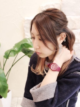 「おおぶりピアス」｜「アイテム（アナログ腕時計）」を使った、hairresortclampさん（レディース・163cm）の冬コーディネート