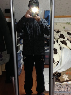 「F.C.R.B.（エフシーアールビー）のアイテム（ナイロンジャケット）」を使った、オクシンさん（メンズ・170cm）の冬コーディネート