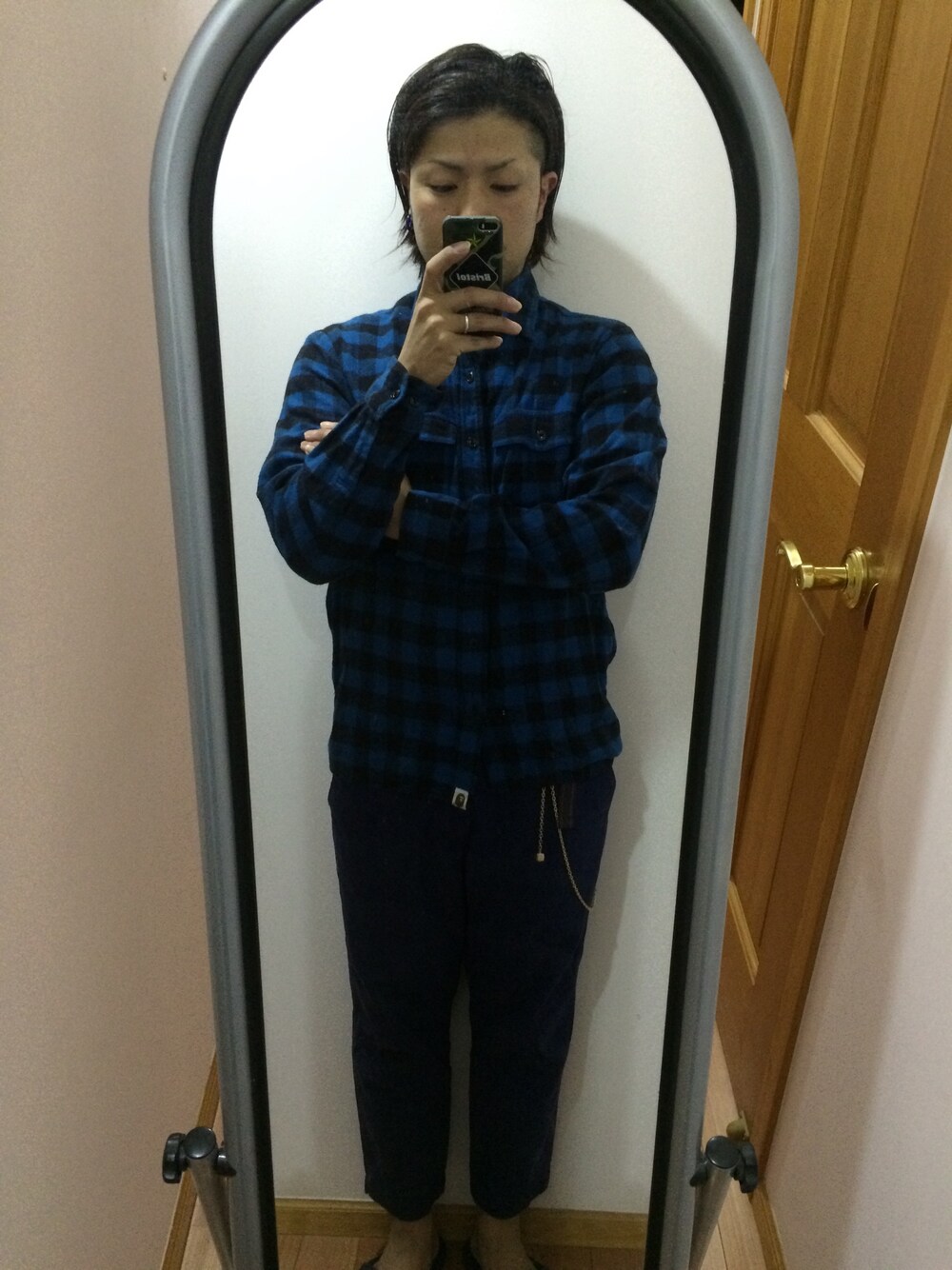 「シャツスタイル、クロップドパンツ、A BATHING APE、ハラチライト、SOPHNET.」｜「A BATHING APEのBAPE（シャツ/ブラウス、ブルー系）」を使った、オクシンさん（メンズ・170cm）の秋コーディネートの1枚目の写真