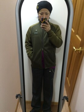 「アイテム（ウォレットチェーン）」を使った、オクシンさん（メンズ・170cm）の冬コーディネート