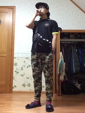 「F.C.R.B.（エフシーアールビー）のアイテム（サンダル）」を使った、オクシンさん（メンズ・170cm）の秋コーディネート