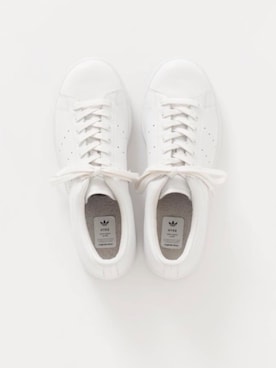 「adidas（アディダス）のアイテム（スニーカー、ホワイト系）」を使った、ビントロさん（メンズ・176cm）の秋コーディネート