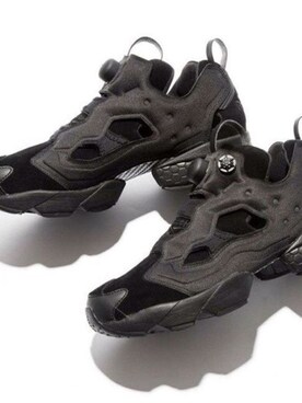 「Reebok（リーボック）のアイテム（スニーカー、ブラック系）」を使った、ビントロさん（メンズ・176cm）の冬コーディネート