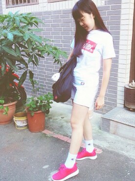 「Dickies（ディッキーズ）のプリントTシャツ（Tシャツ/カットソー、ホワイト系）」を使った、91さん（レディース）の冬コーディネート