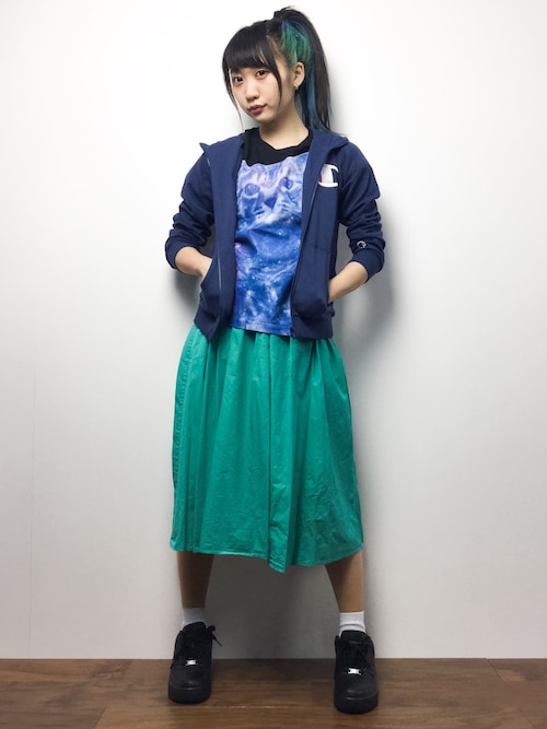 店員椎名成美 E Hyphen World Gallery的連帽外套搭配 Wear